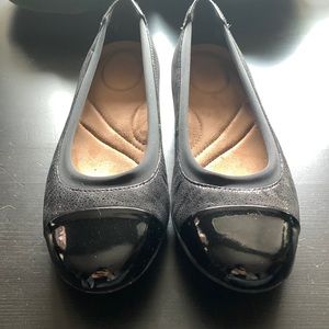 Clarks black ballet flat